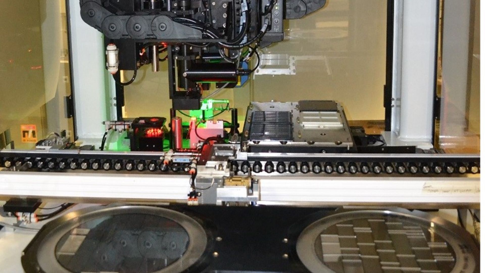 MRSI-705 with wafer, conveyor